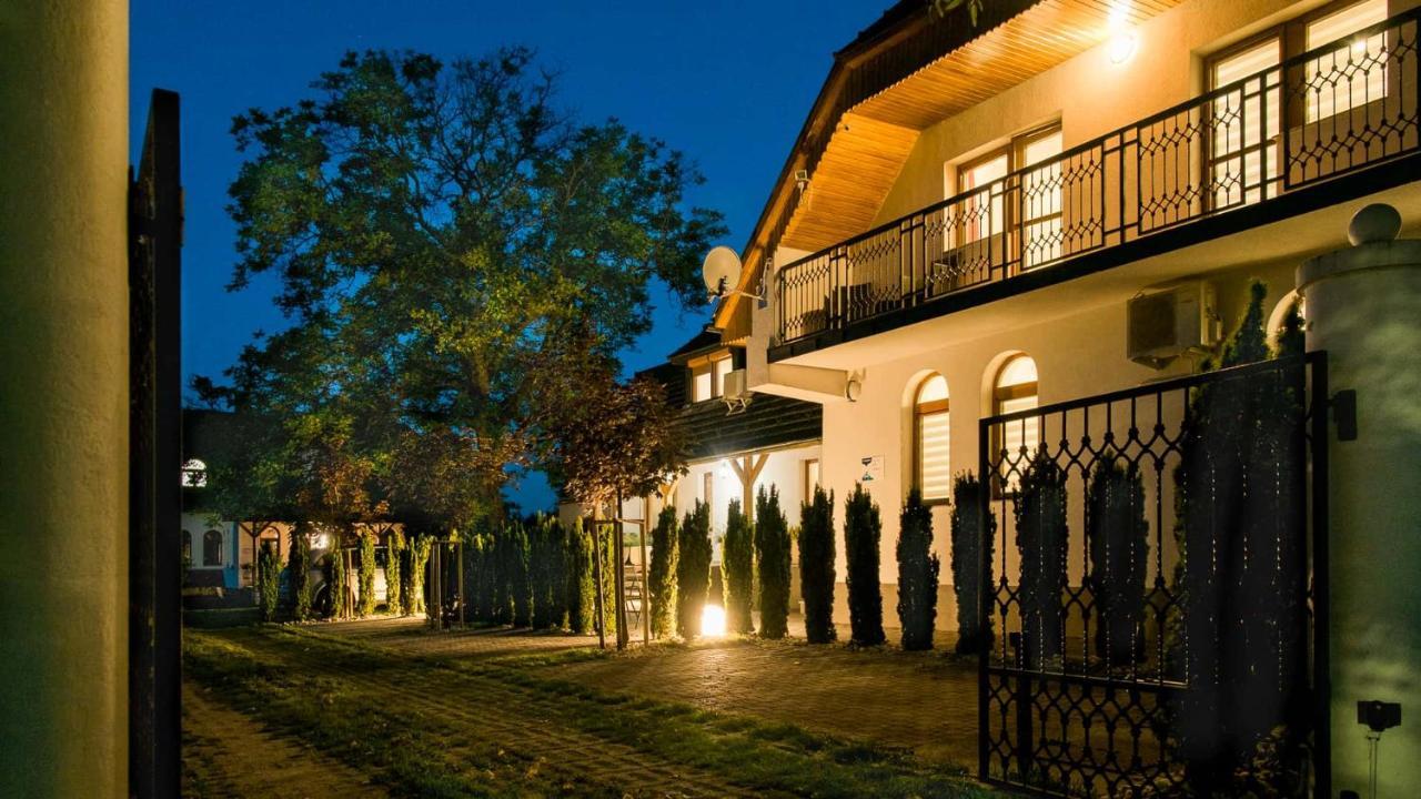 Diofa Apartman Кестхей Экстерьер фото